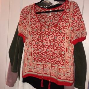 Bubble sleeved, artisan inspired top.